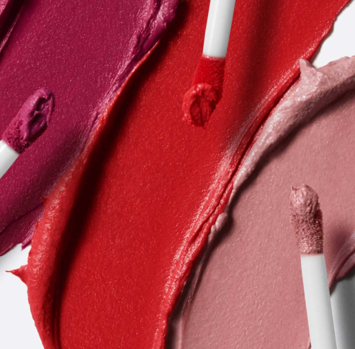 リップスティック | クリーンで保湿力のあるリップスティックと